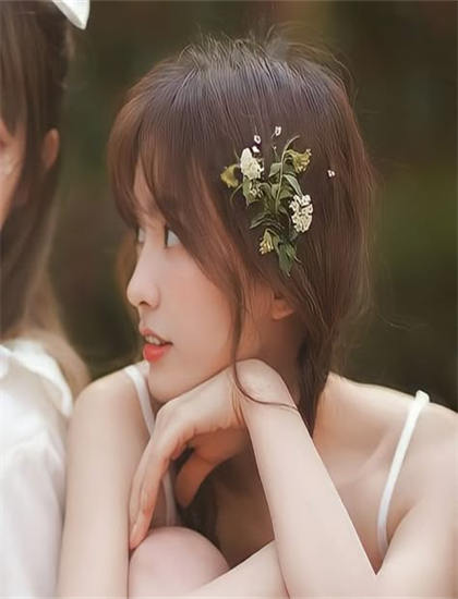 《弗兰妮兰顿的自白 第一季》服装道具解析里程碑式的：时代还原与细节设计评价